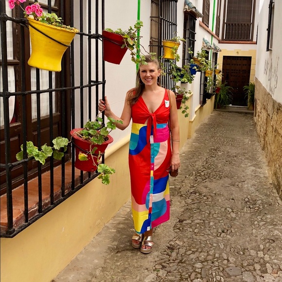 Meet your Posher, Megan - Picture 2 of 3